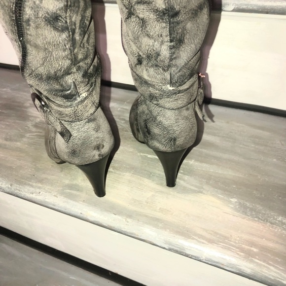 Rue 21 Gray Faux Suede Tall Boots 7 - Picture 7 of 8